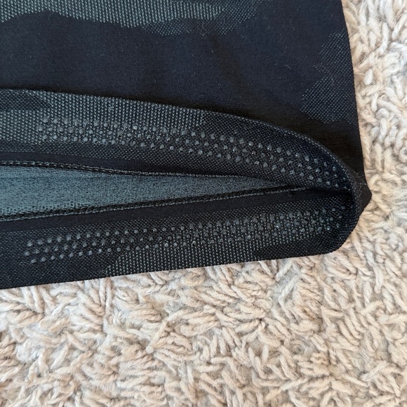 Athleta Speedlight Camo Top - Picture 5 of 7